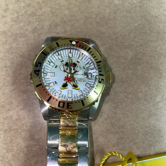 INVICTA Disney watch & 3 Slot Dive Case main image 4